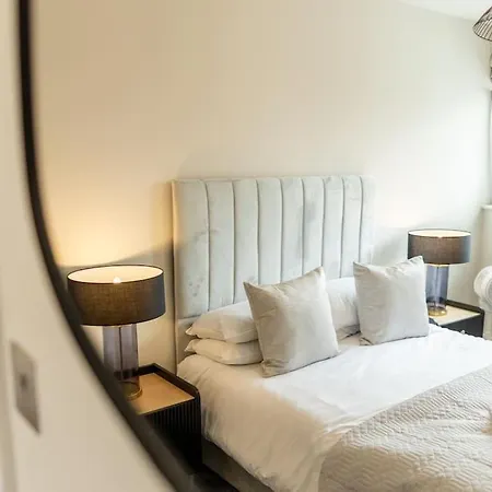 Elegant City Centre Apartment 2 Bedroom With Free Parking Cardiff Exterior photo