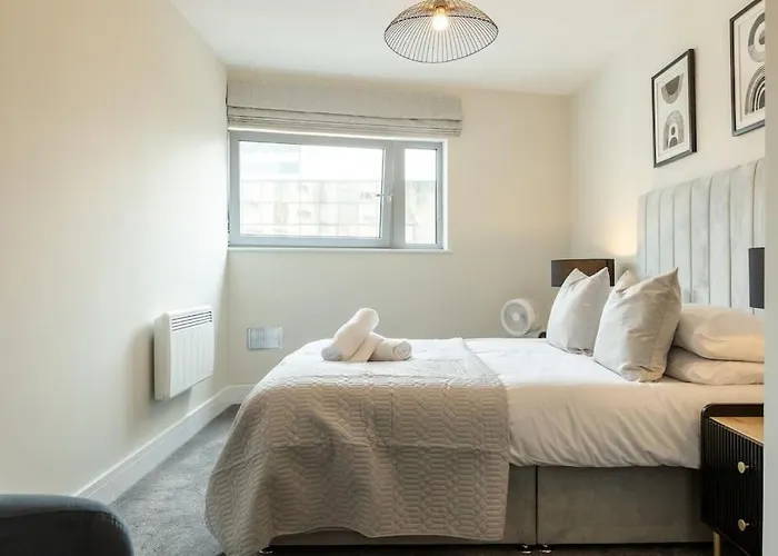 Elegant City Centre Apartment 2 Bedroom With Free Parking