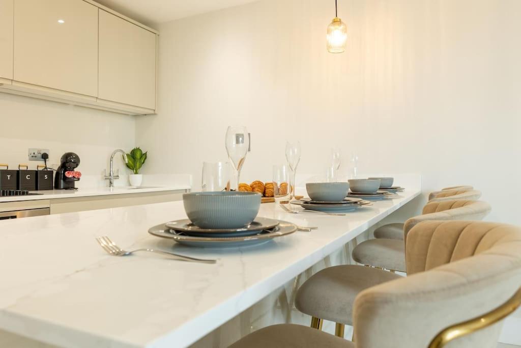 Elegant Centre 2 Bedroom With Free Parking * Cardiff
