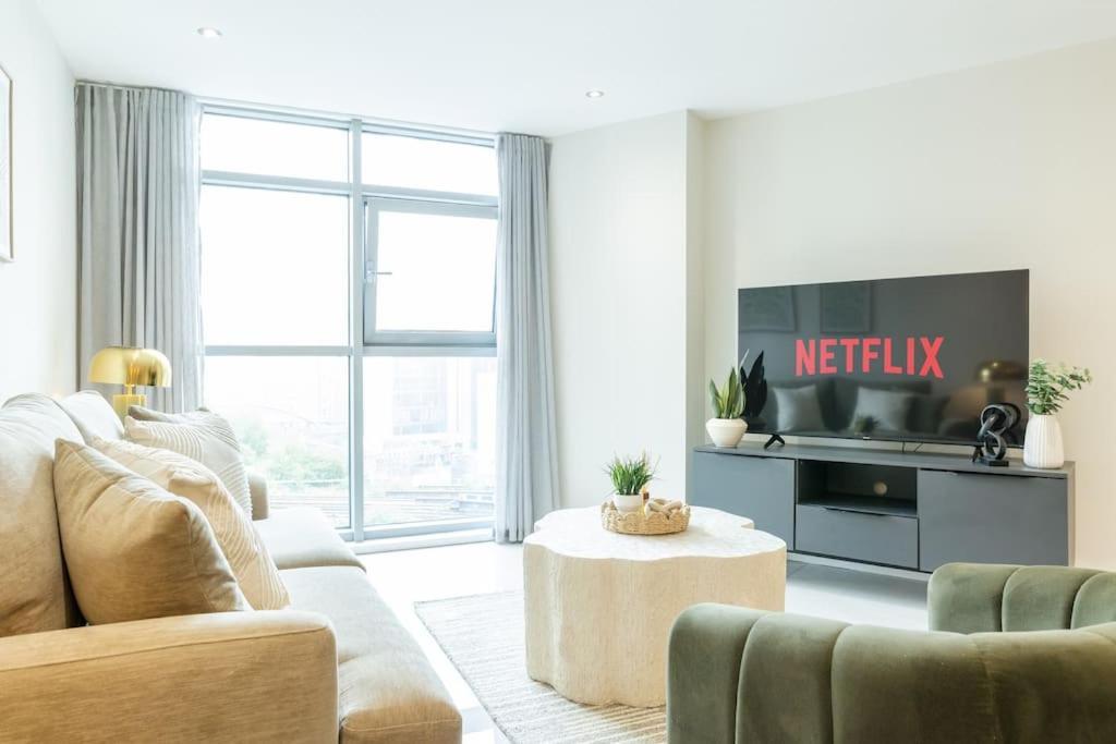 Elegant Centre 2 Bedroom With Free Parking Apartment Cardiff